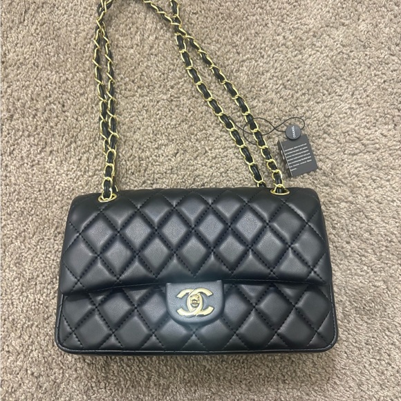 CHANEL Black Quilted Shoulder Bag with Gold Chain - Picture 1 of 7